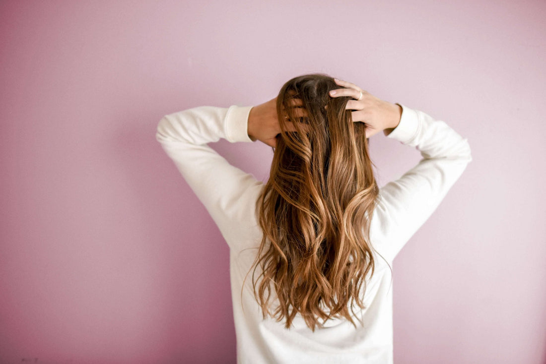 Here are the benefits of using rosemary oil on your hair